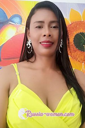 211146 - Yeinis Age: 40 - Colombia