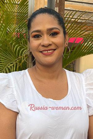 213893 - Yarlis Age: 36 - Colombia