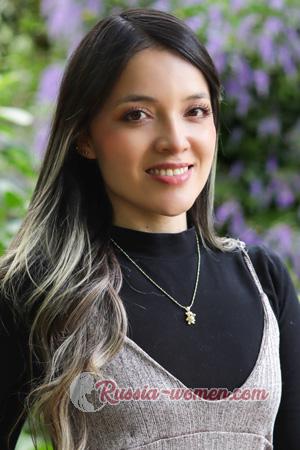 220040 - Silvia Age: 32 - Colombia