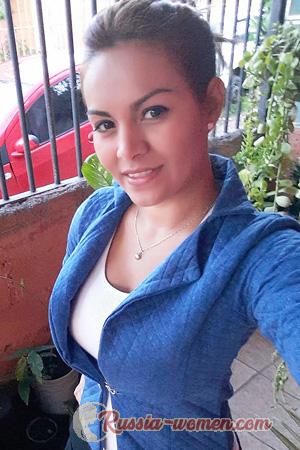 223464 - Laura Age: 36 - Costa Rica